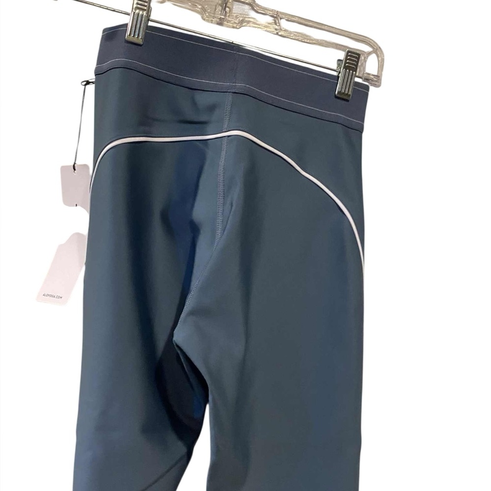 NWT Alo Yoga suit up leggings BLUESTONE/WHITE Size S - Picture 4 of 5